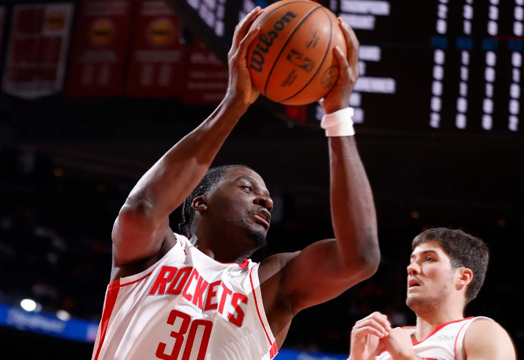 开云APP-不肯好好用也不肯送走，火箭签下这位三旬中锋完全就是一种浪费？